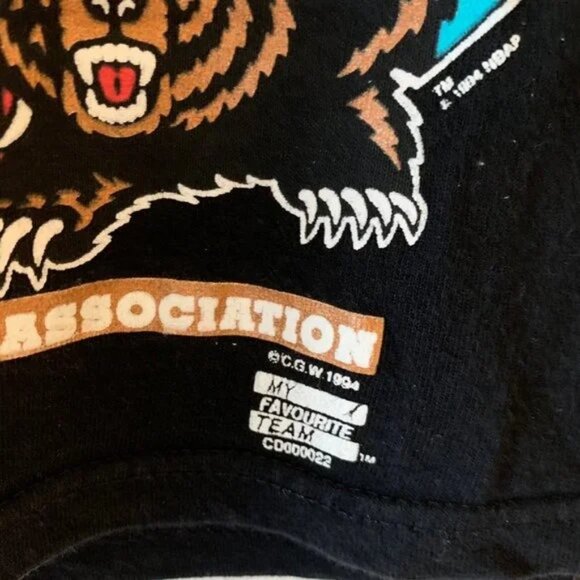 VINTAGE 90S YOUTH VANCOUVER GRIZZLIES T-SHIRT SMALL - Picture 3 of 6